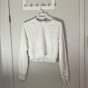 Aritzia Cream Crew Neck Sweatshirt